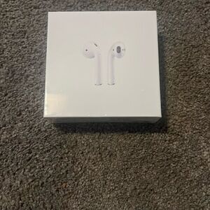 Apple White Wireless AirPods with Charging Case